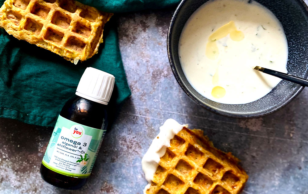 Chiasamen-Gemüse-Waffeln mit Omega-3-Minz-Dip rezept-chiasamen-gemüse-waffeln-mit-omega-3-minz-dip